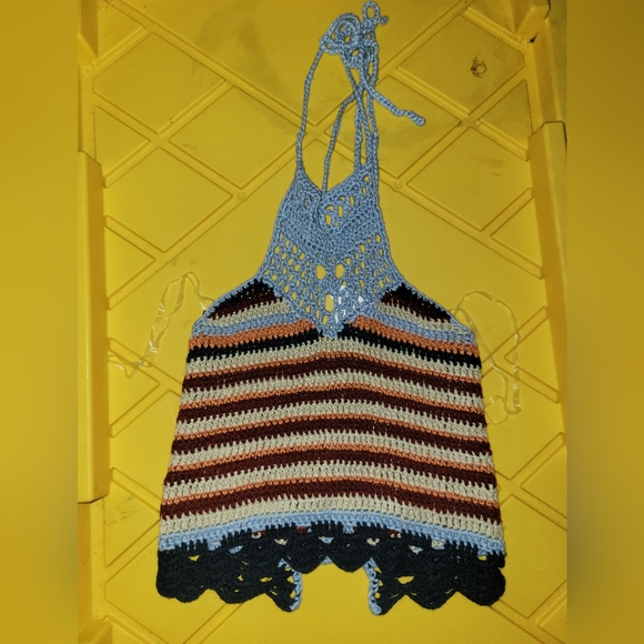 Tilly's Sky & Sparrow Crochet Halter - Picture 2 of 4